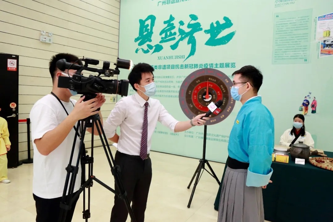 非遗日悬壶济世论抗疫，，小柴胡直播首秀放色泽！