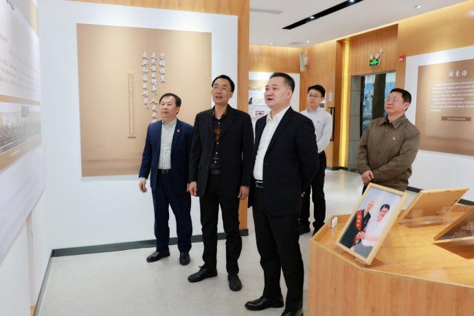 广药集团党委书记、董事长李小军到白云山永利集团公司调研